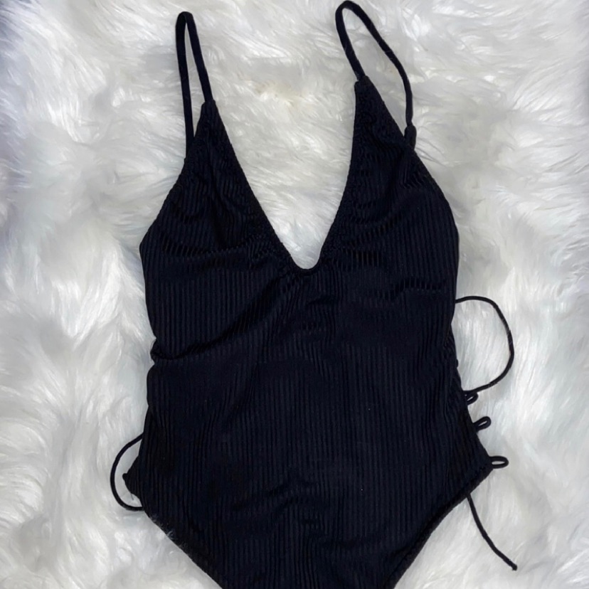 בגד גוף מושלם בצבע שחור 🖤