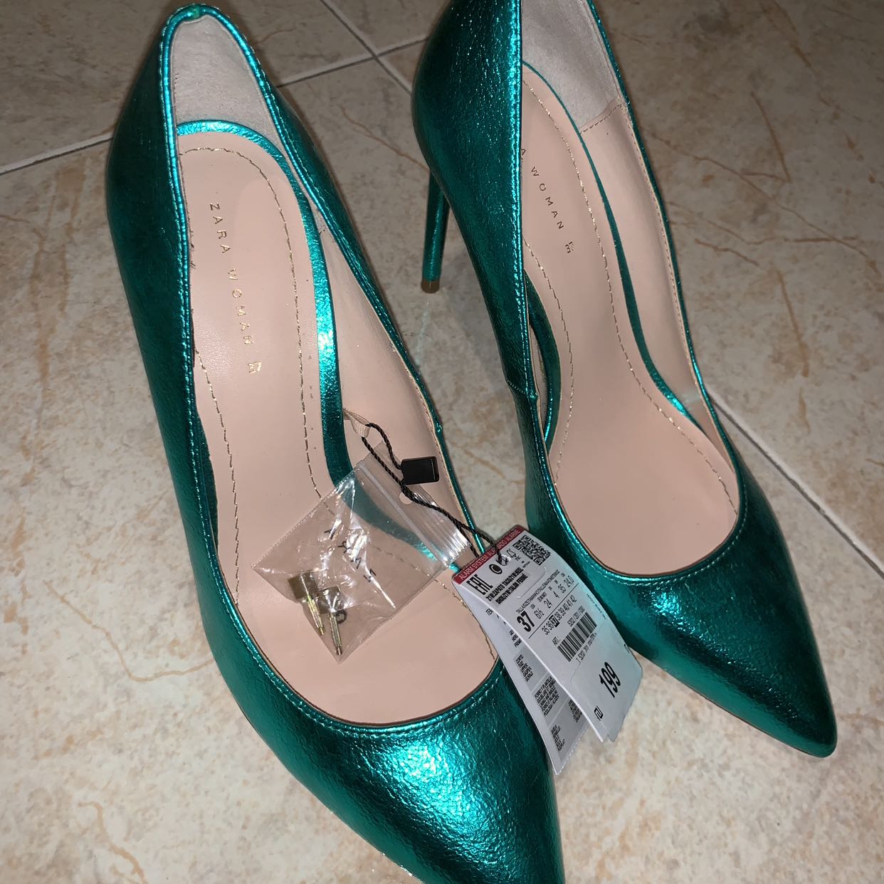 עקב שפיץ צבע הורס סופר מיוחד חדשות של זארה מידה 37