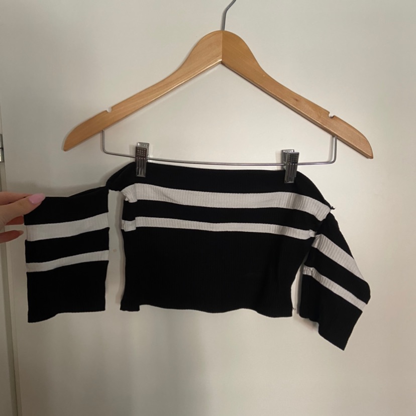 בגדים למכירה