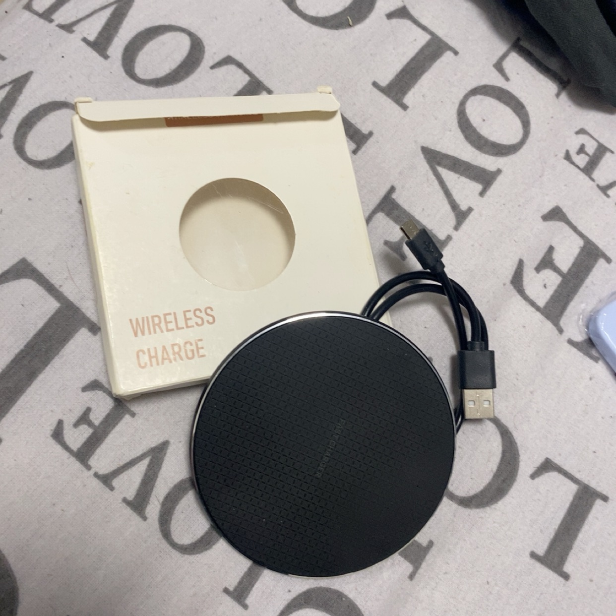 משטח מטעין לטלפון