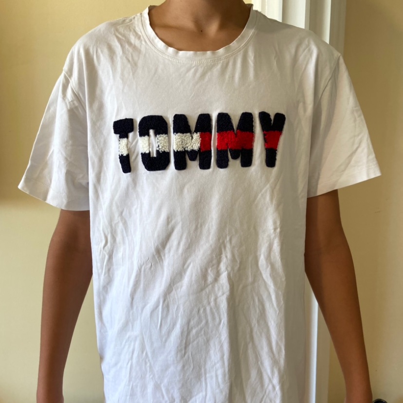 Tommy hilfiger טישירט