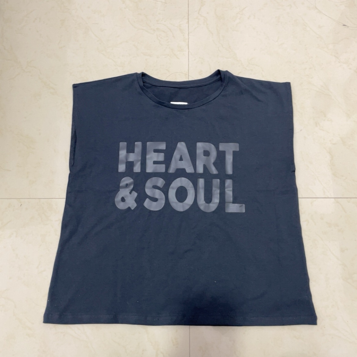 חולצה עם הדפס של heart&soul וגב פתוח💜