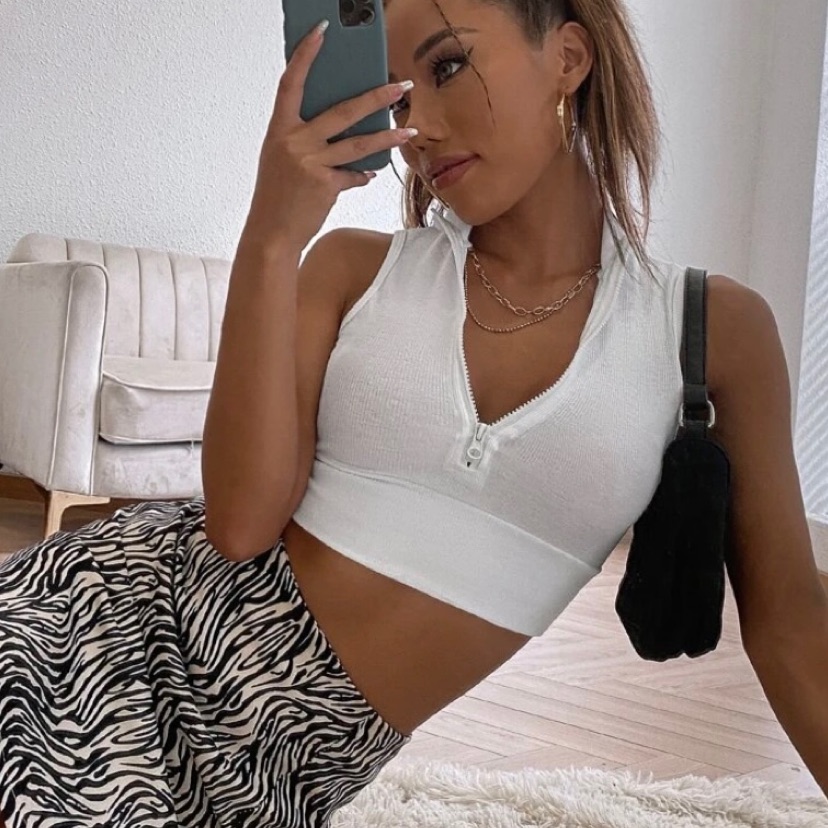 גופיית קרופ טופ חצי זיפר - לבן XS