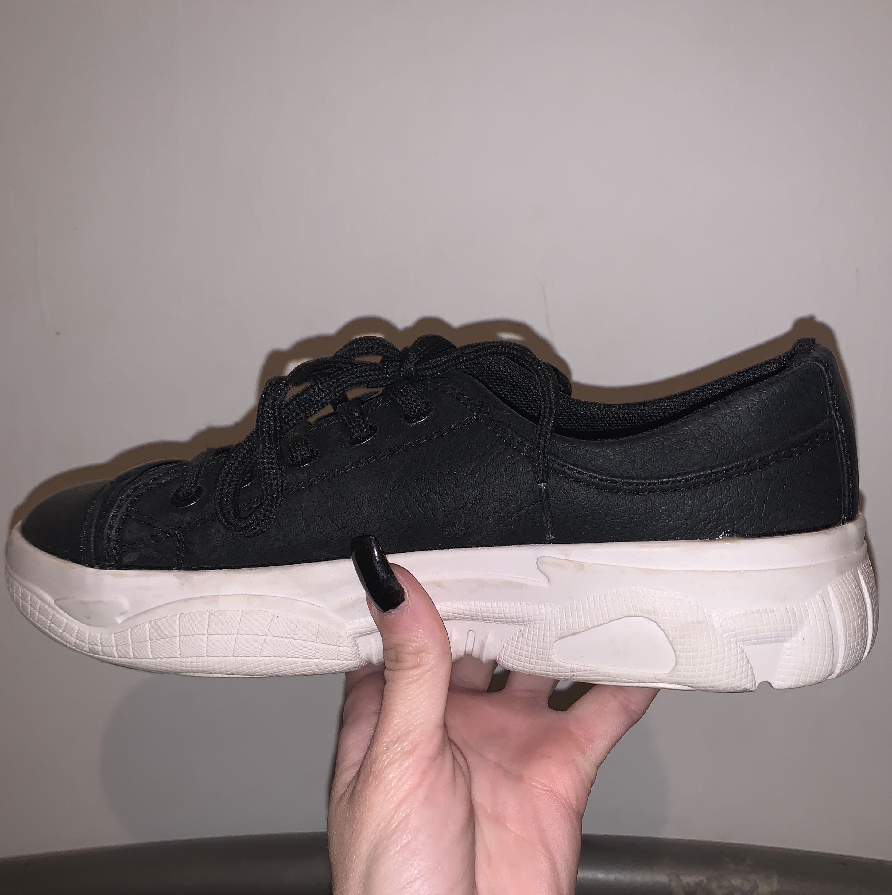 נעליי אופנה איכותיות חדשות