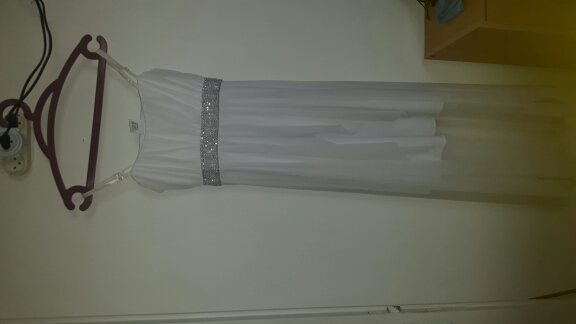 שמלה לבנה ויפיפיה כחדשה, אל תפספסו!!💛