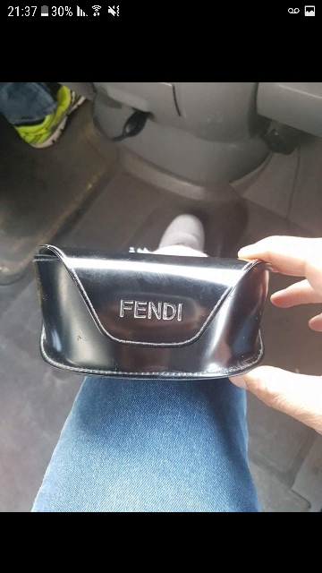 משקפי שמש של fendi