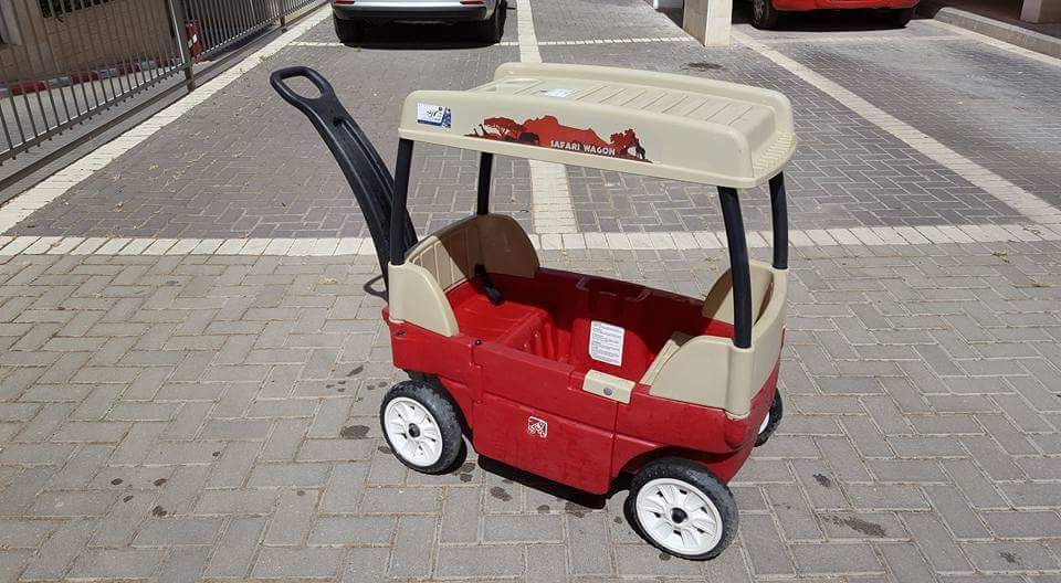 עגלת ספרי לשני ילדים במצב מצויין