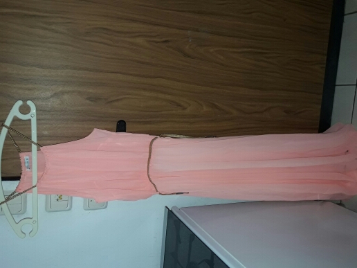 שמלה מהממת להשכרה של רנואר