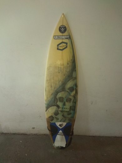 גלשן 10"5 נעשה בו שימוש מועט, במצב טוב מאוד 