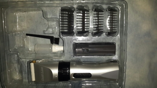 מכונה תספורת כולל מטען שווה