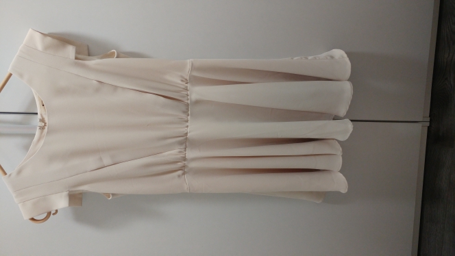 שמלה של urban outfitters מידה s