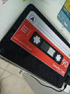 קופסת פח בצורת תקליט 