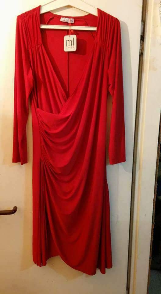 חדשה-שמלת עטיפה מידה XL  של ml  מחיר 150 שקל מרמת 