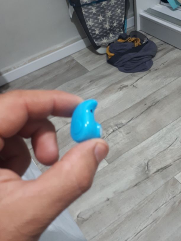 אוזניה אלחוטית בלוטוס 