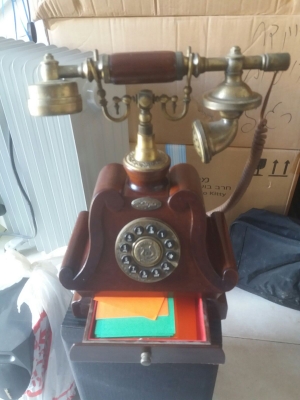 טלפון מלפני בערך 50 -60 שנה 