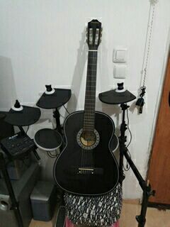 גיטרה קלאסית peare rwes