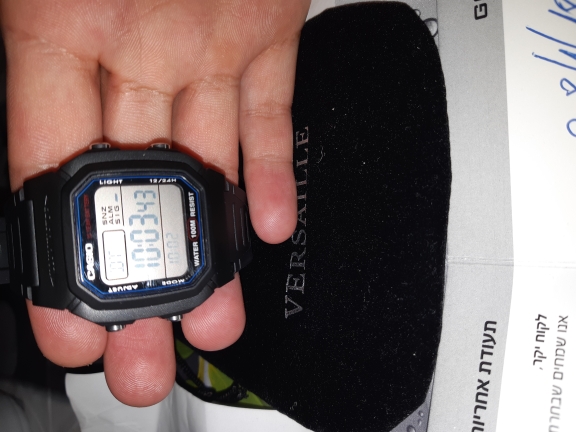 שעון לגבר שחור Casio שעון דיגיטלי עם רצועה שחורה