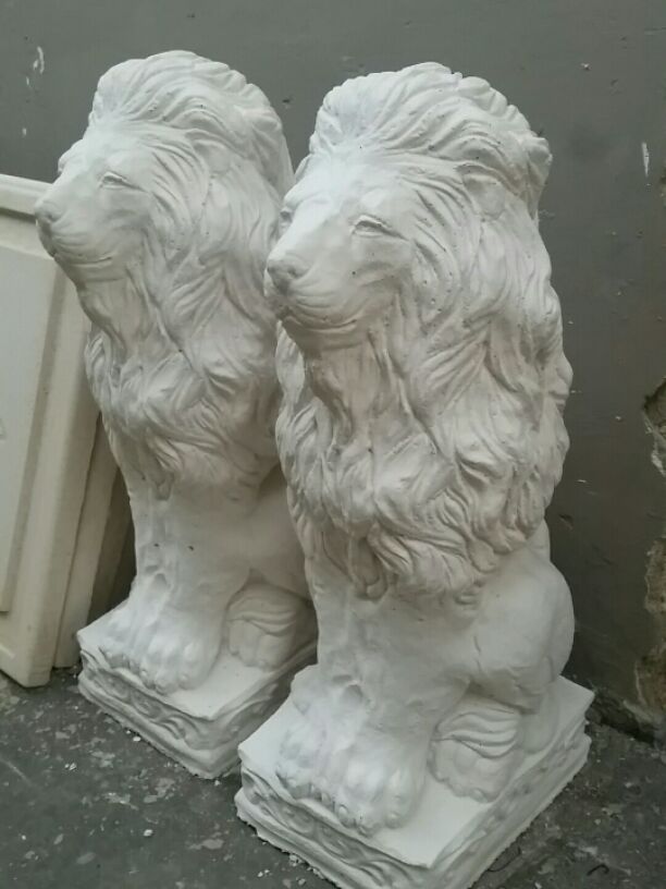 פסל אריה מבטון