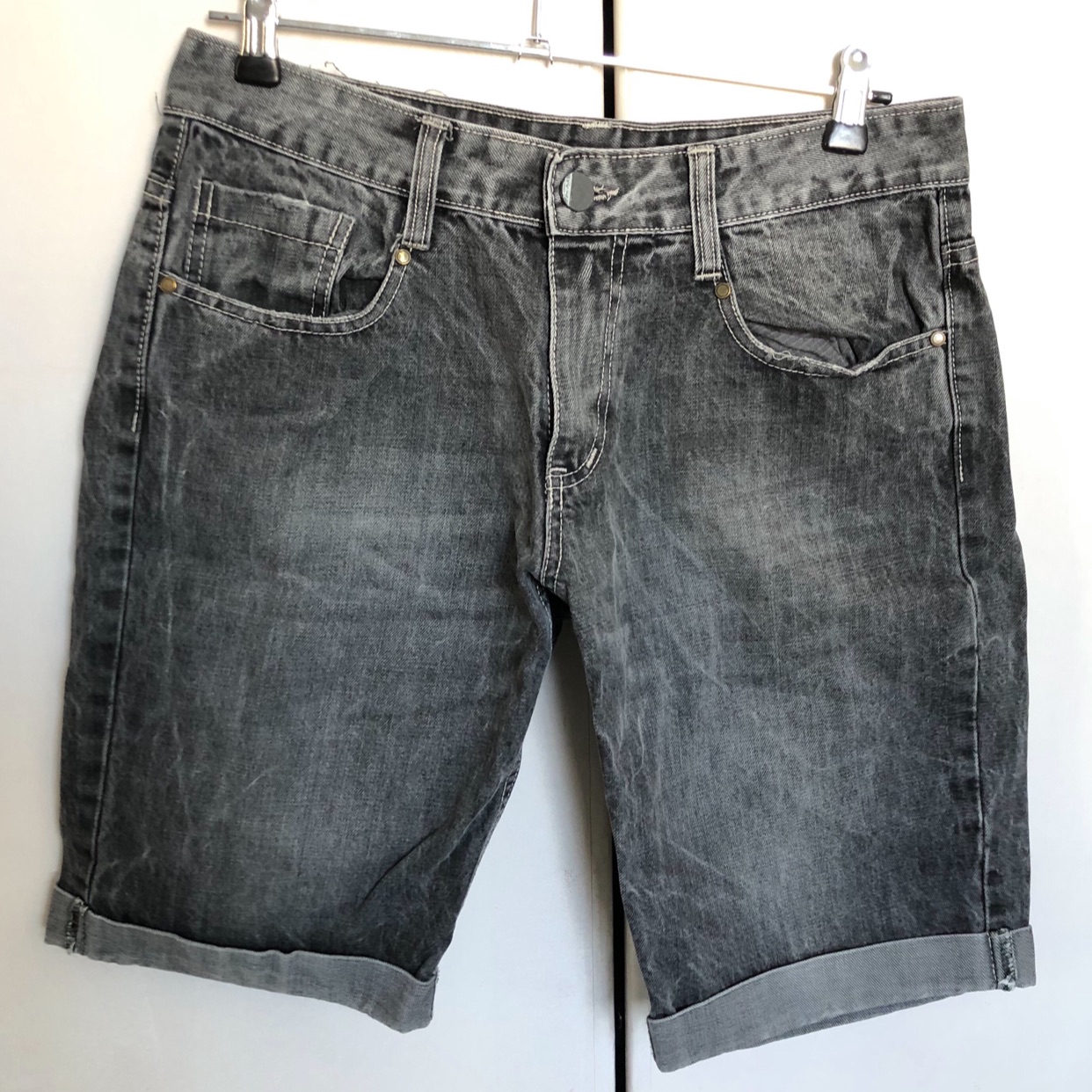 ג׳ינס אפור-שחור😋