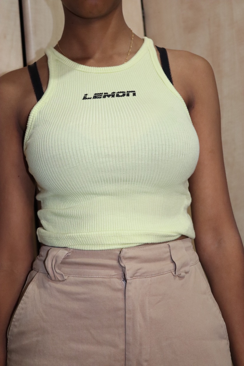 טופ ללא שרוולים “LEMON” מברשקה