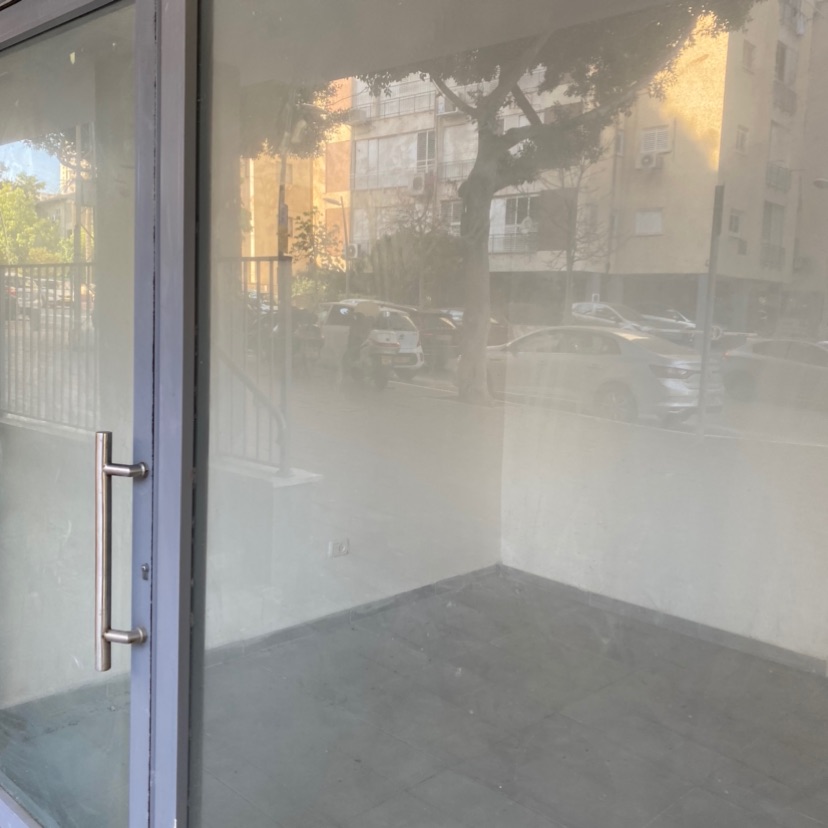 חנות חדשה להשכרה 