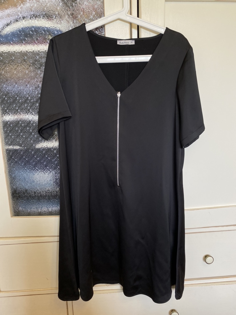 שמלה שחורה מסטודיו פאשה