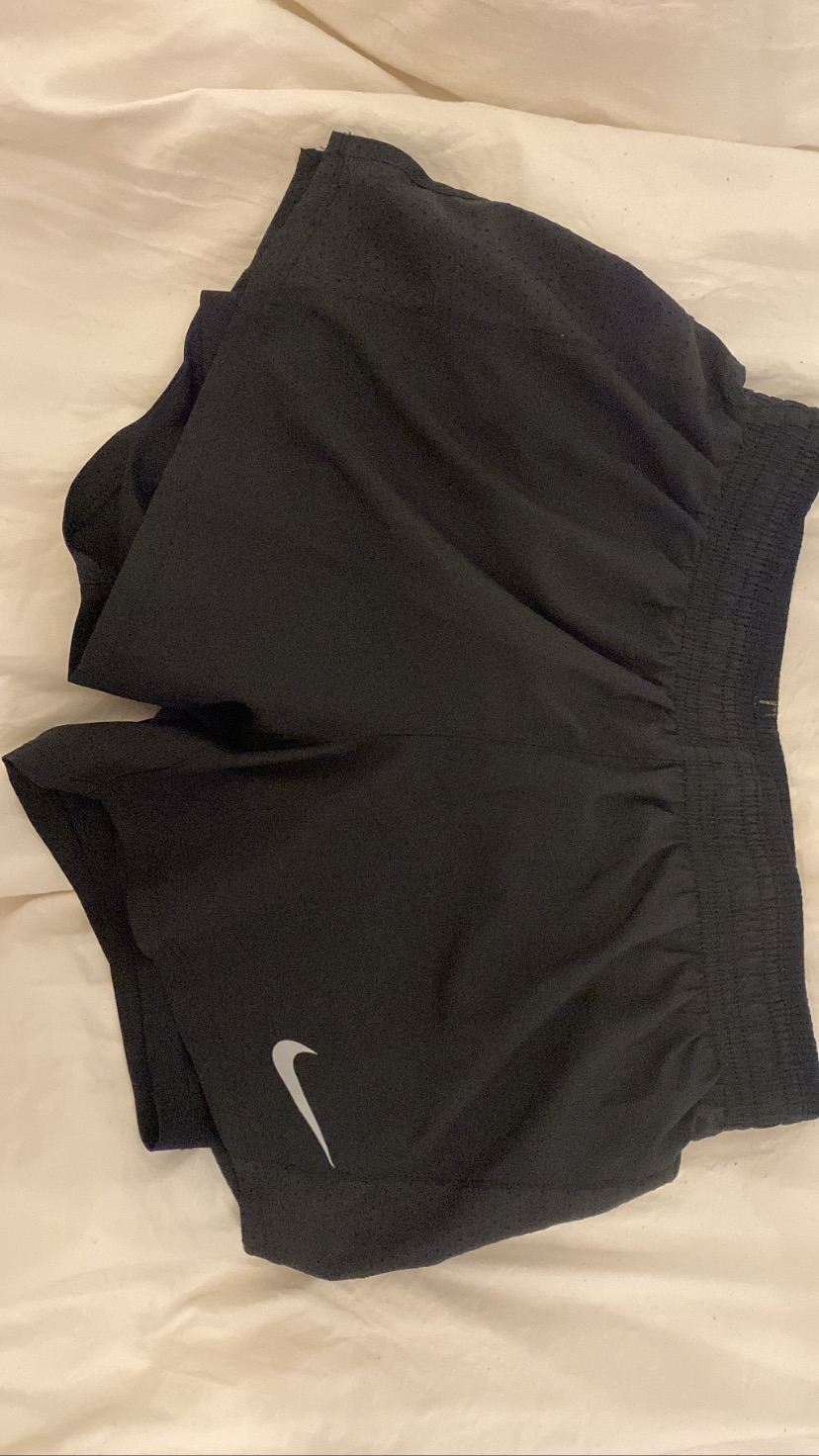 מכנס נייק שחור לנשים חדש