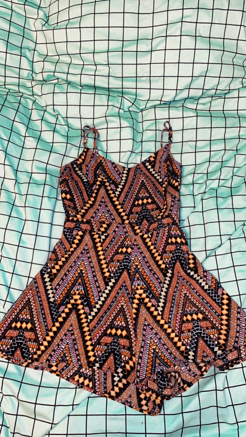 אוברול צורות קצר מהמם, מידה 42🌸