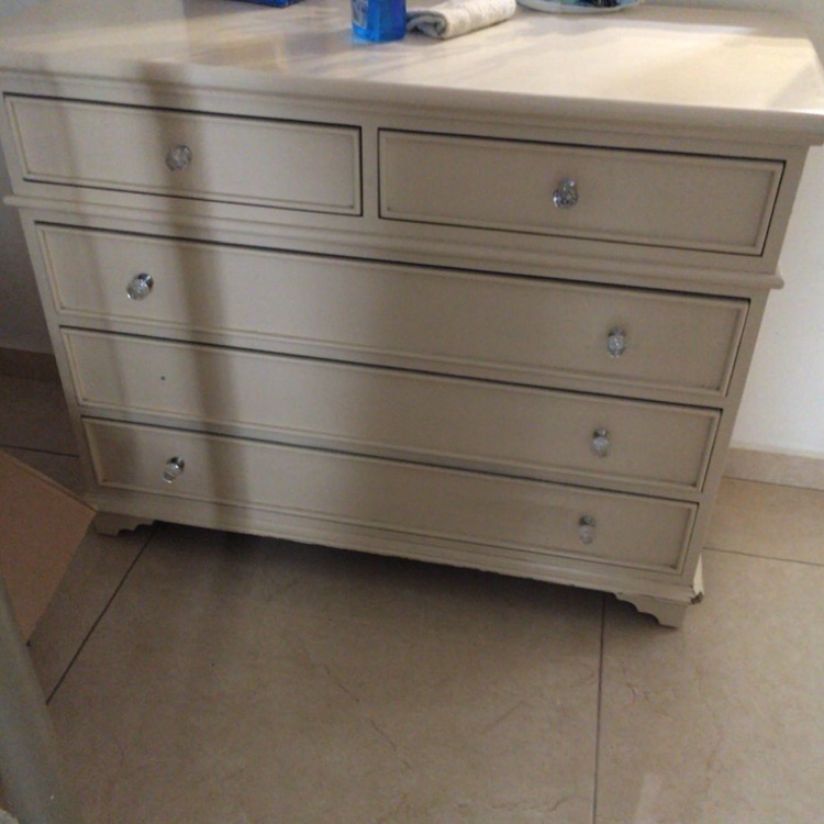 שידה עם מגירות בצבע חום חדשה לגמרי טל 0528339445 