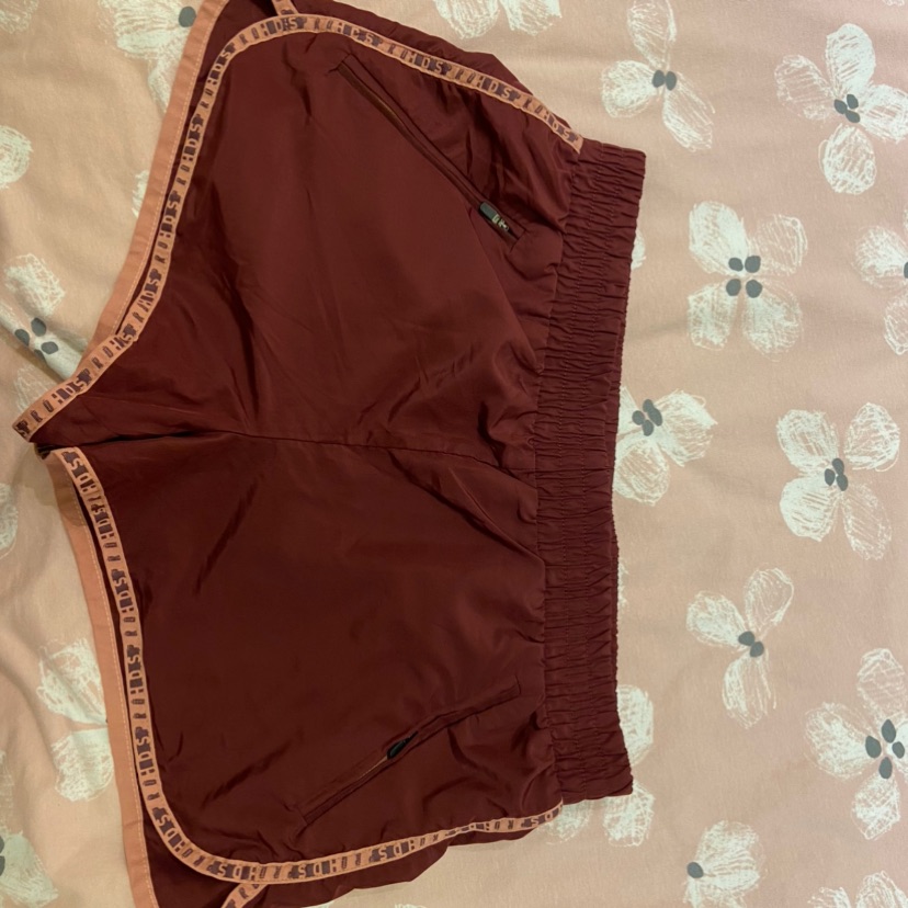 מכנס בצבע בורדו לספורט 