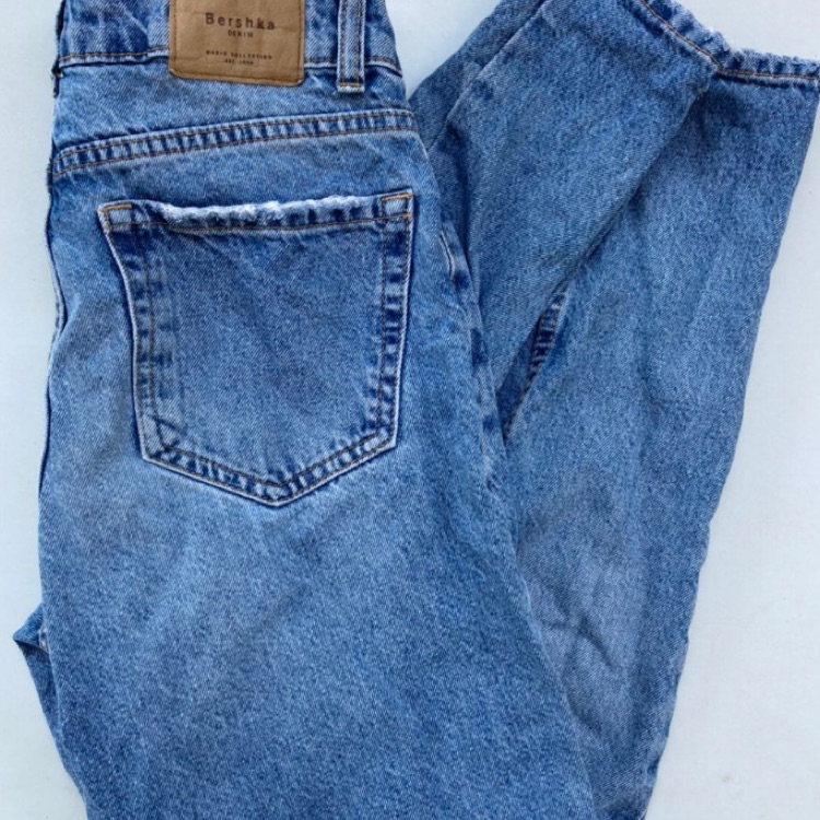 מום ג׳ינס מושלם מברשקה