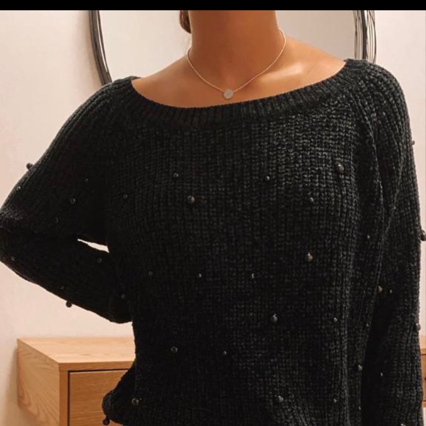 סוודר עם פנינים 