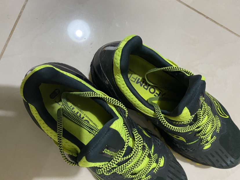 נעליי ספורט חדשותתתת
