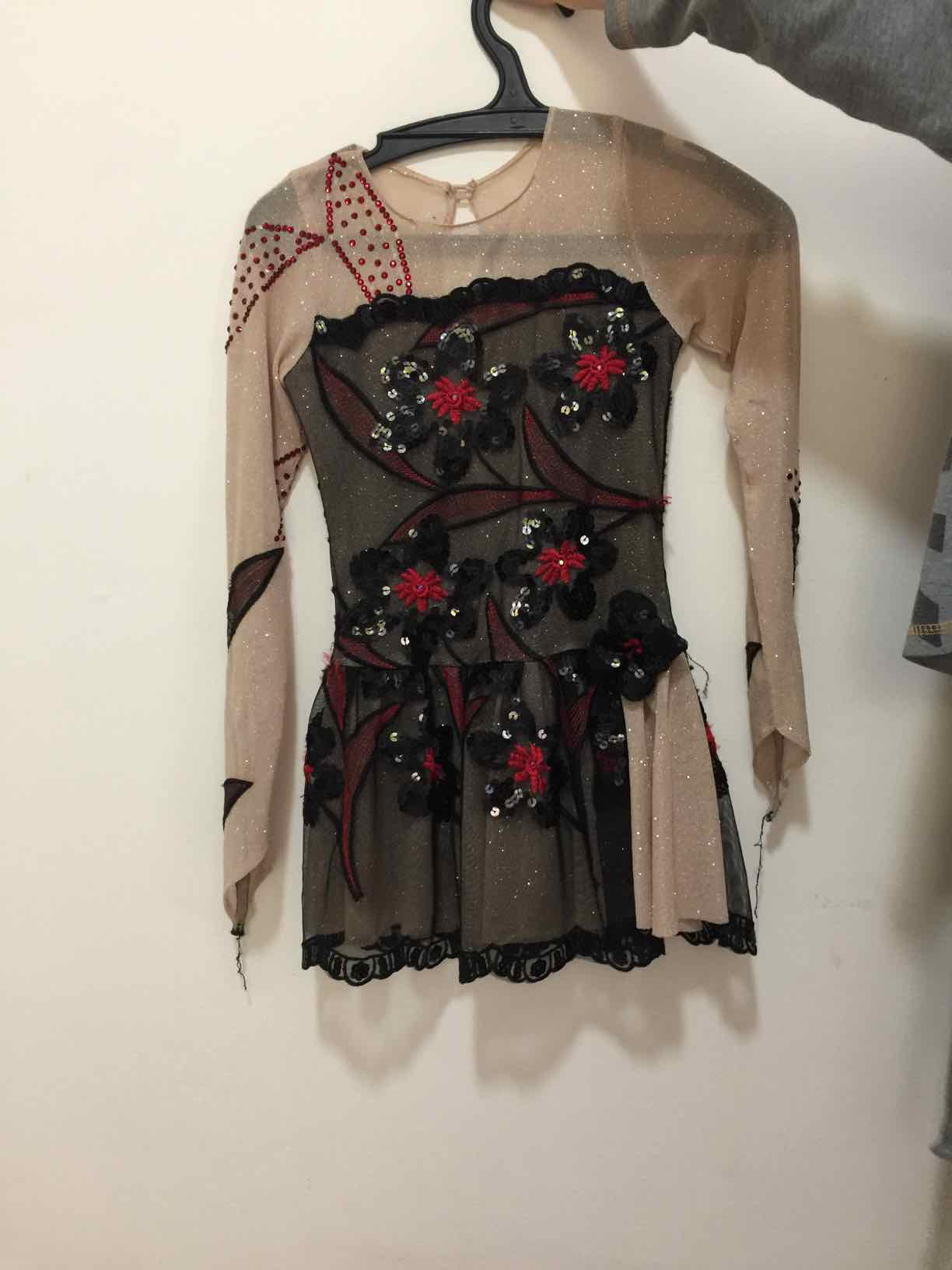 בגד להופעות ותחרויות