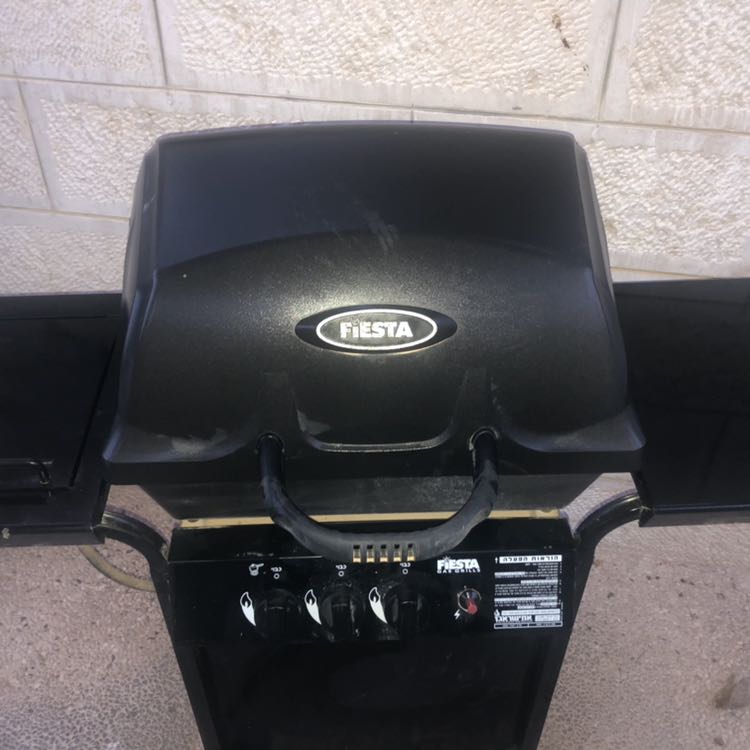 מנגל גז, כמעט ולא השתמשו בו נמכר עקב מעבר לחול