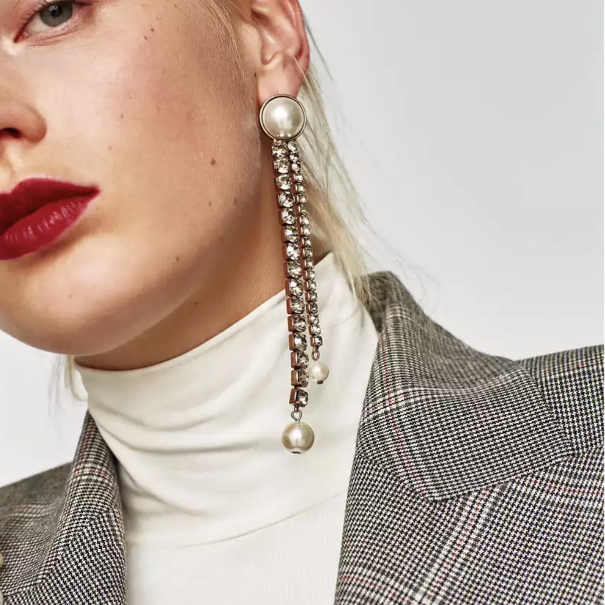 עגיל ערב היסטרי