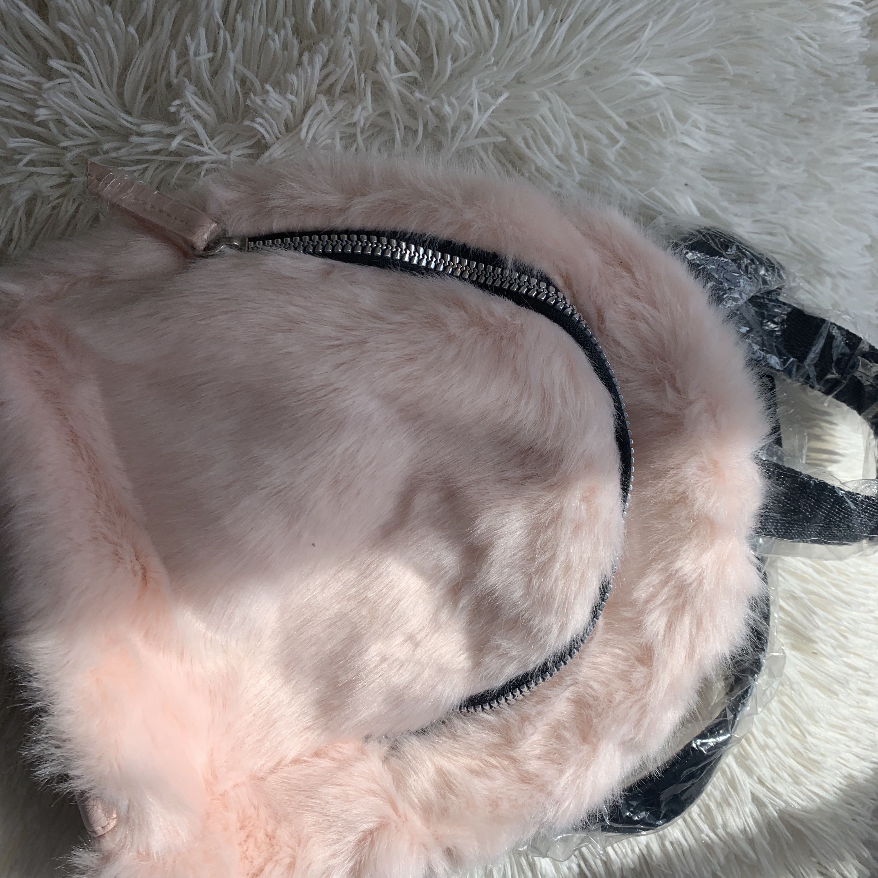 תיק חדש עם טיקט!! 