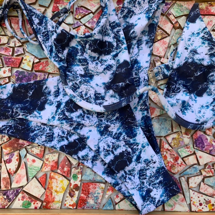 בגד ים גלים 