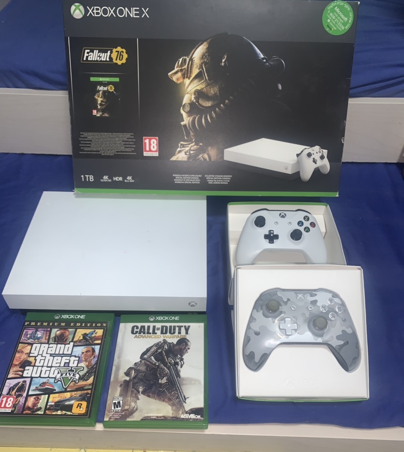 Xbox One X 1TB  חדש עם אחריות וקבלה 