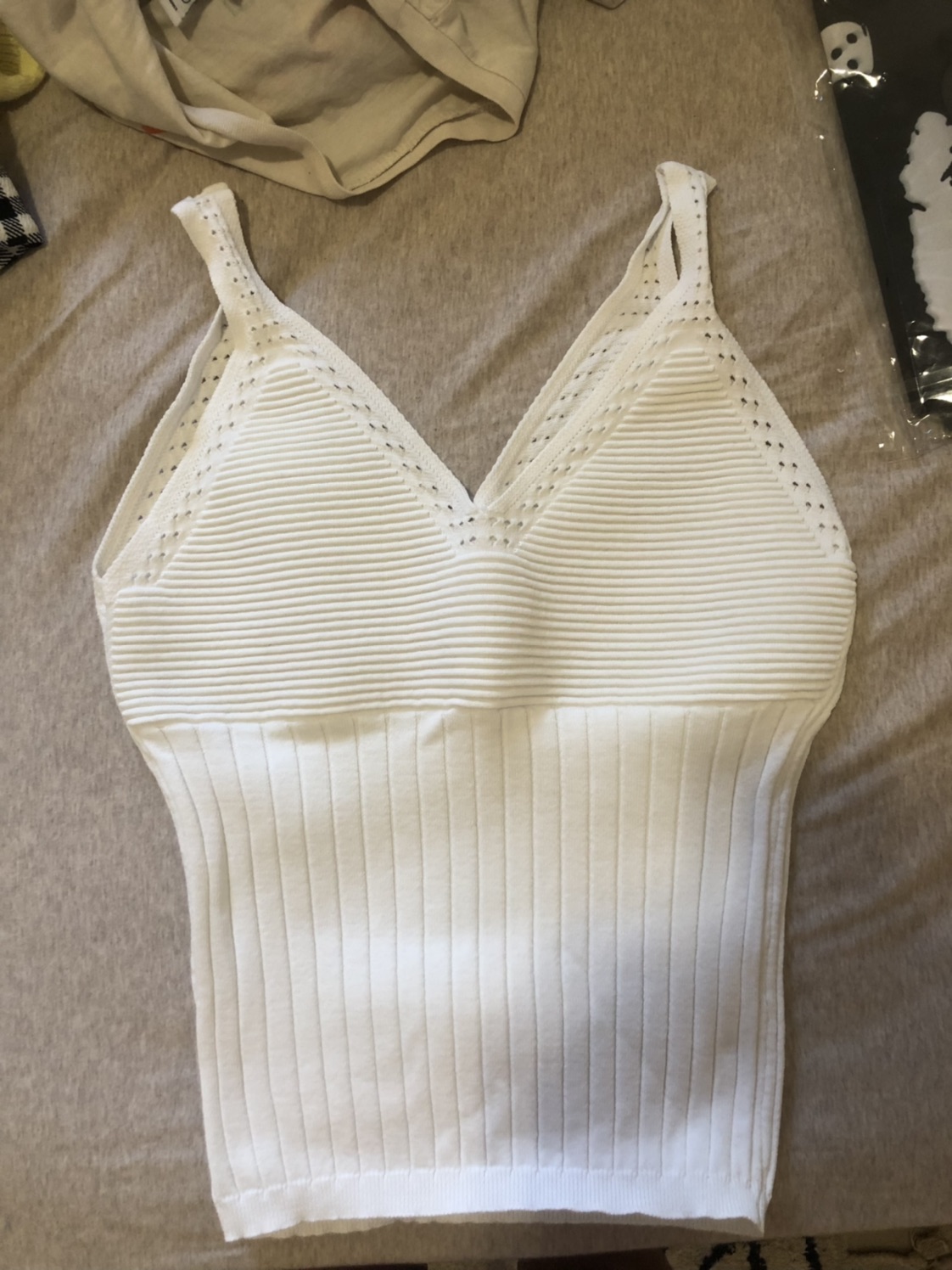 גופיית ריב לבנה