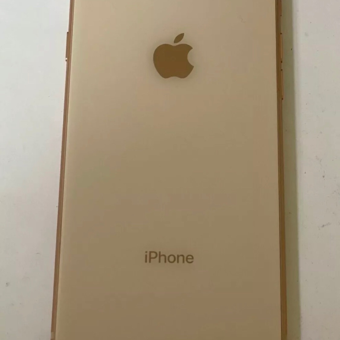 iPhone 8 64gb rose gold מצב טוב מאוד 