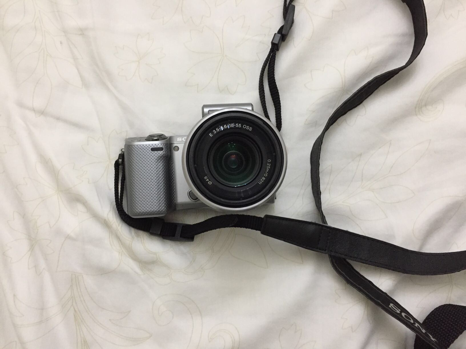 Sony nex 5r touch screen עדשות 16 mm 18-55 mm 50-200 mm