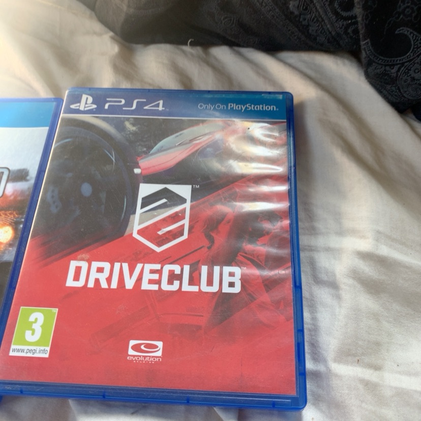 משחקי מחשב 
משחקים לסוני 4