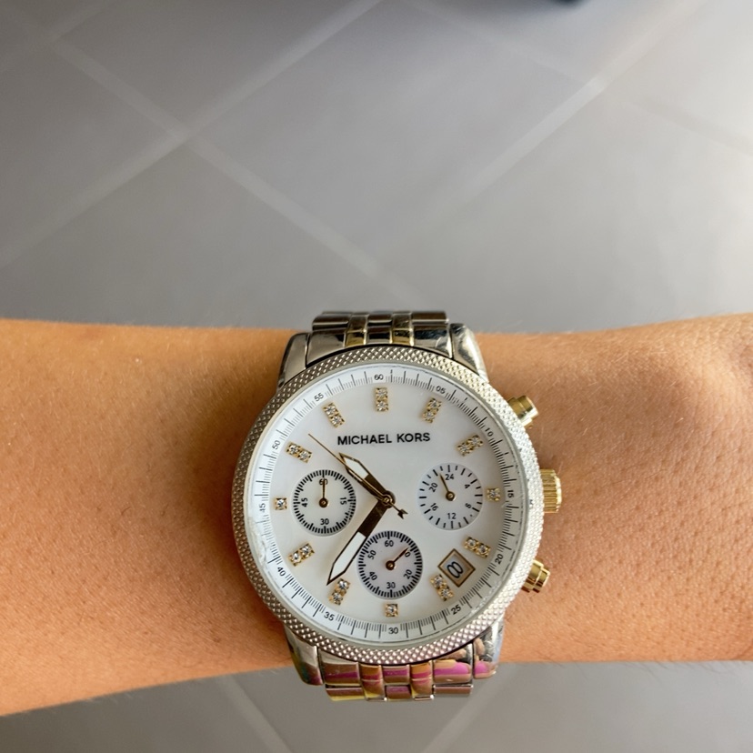 שעון “Michel Kors” מקורי במצב מצויין