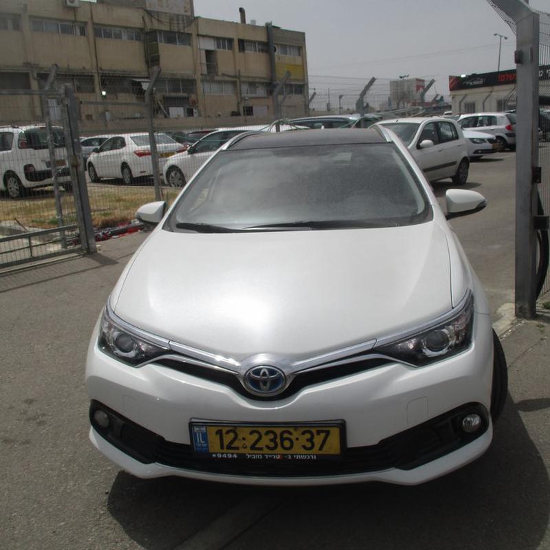 toyota אוריס 2016