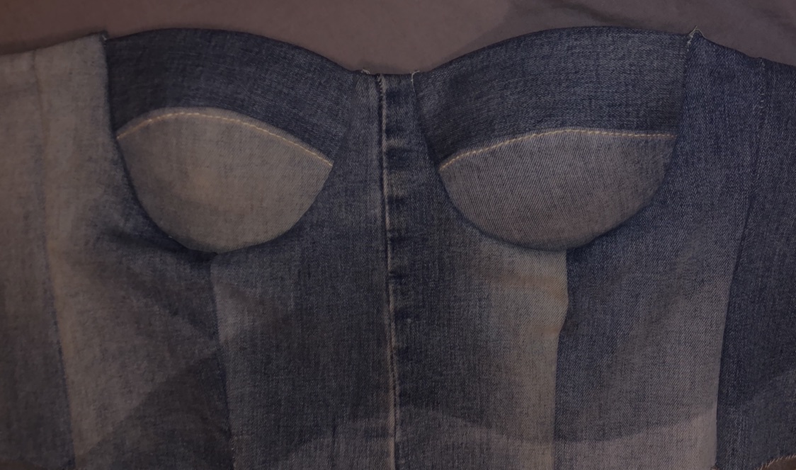 מחוך מג׳ינס ממוחזר בעבודת יד🪐