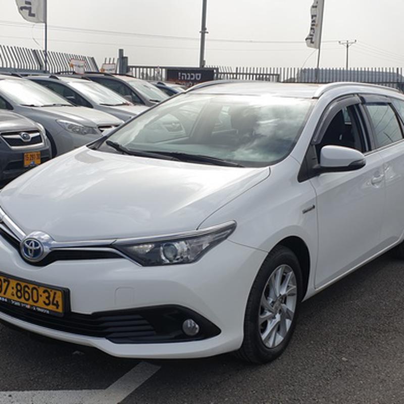 toyota אוריס 2016