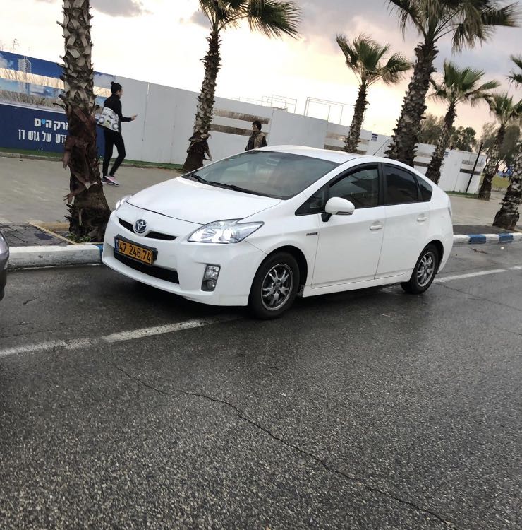 טיוטה פריוס 2011 למכירה 