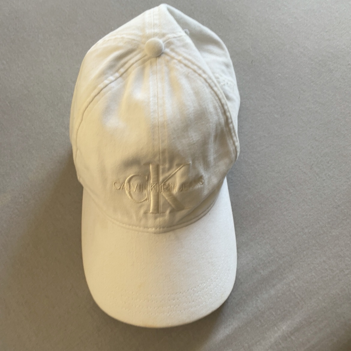 כובע calvin klein מקורי ב70 שח