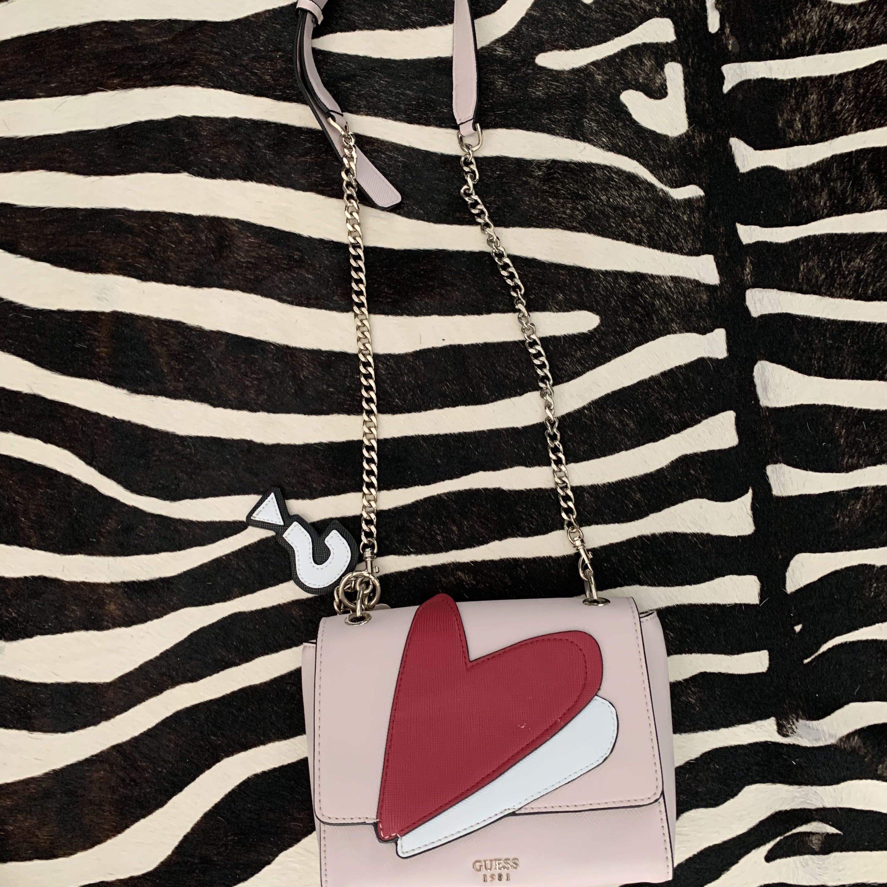 תיק guess מקורי